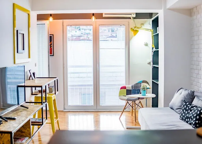 Central & Cozy By Danailov Apartments